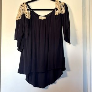 3/4 length navy and crochet cold shoulder tee